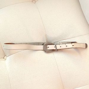 White and silver belt in a small w/extra add-on